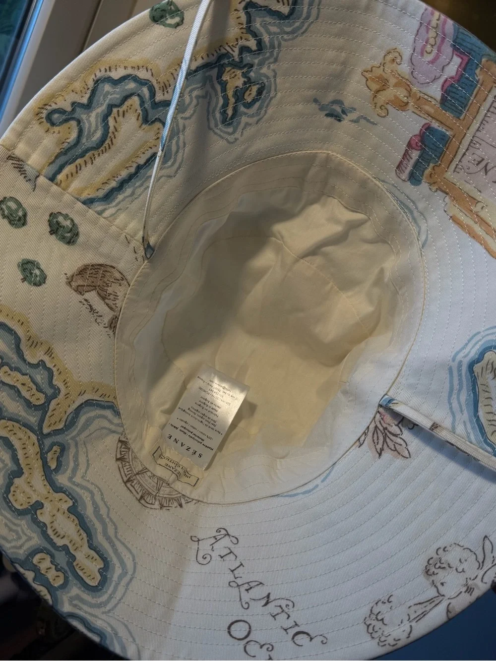 Sezane Bob - Sézane X Inoui Editions Hat in world maps print